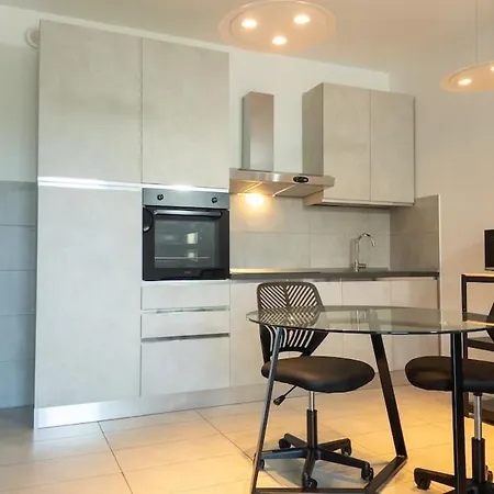 Apartman Monolocale Moderno Con Balcone - Parcheggio - Ac Siena