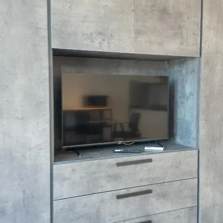 Monolocale Moderno Con Balcone - Parcheggio - Ac Apartman *