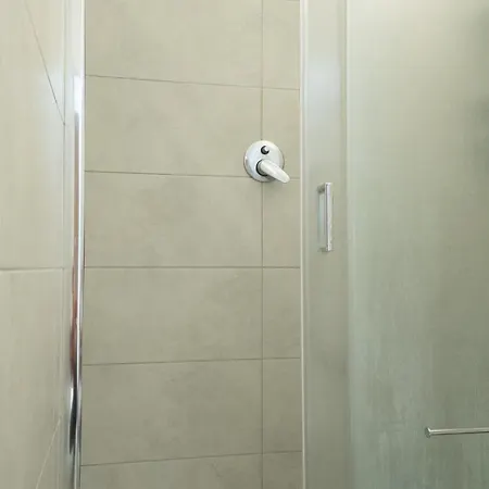 Monolocale Moderno Con Balcone - Parcheggio - Ac Apartman *