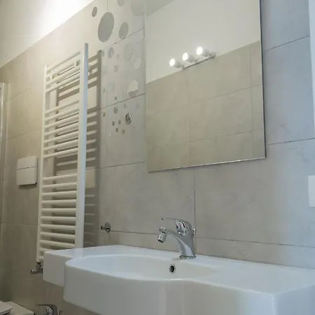 Monolocale Moderno Con Balcone - Parcheggio - Ac Apartman *